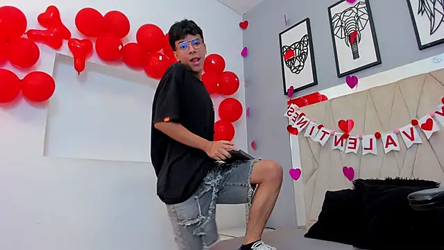 Snapshot of adams_bobby chatting on February 2026 11:28:02 AM adams bobby online show from February 2026 11:28:02 AM