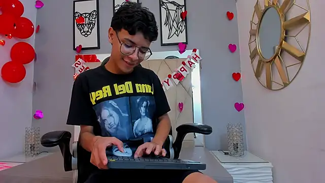 Snapshot of adams_bobby chatting on February 2026 11:18:01 AM adams bobby online show from February 2026 11:18:01 AM