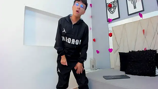 Snapshot of adams_bobby chatting on February 2026 11:07:01 AM adams bobby online show from February 2026 11:07:01 AM