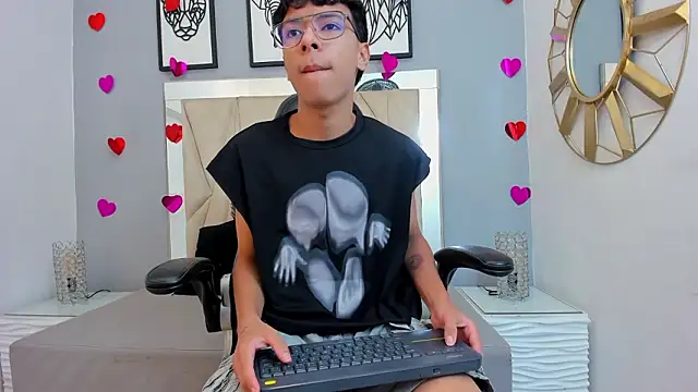 Snapshot of adams_bobby chatting on February 2026 11:09:02 AM adams bobby online show from February 2026 11:09:02 AM