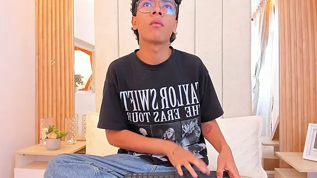 adams bobby online show from July 2026 11:12:01 AM