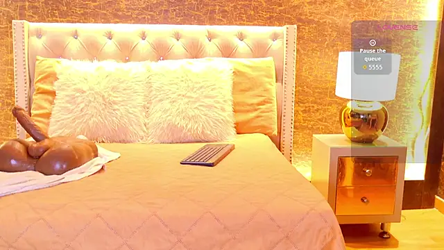 loana vegas online show from May 2026 04:01:02 PM