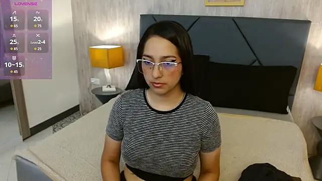 Snapshot of LexyBlaze_ chatting on December 2025 11:27:02 AM LexyBlaze online show from December 2025 11:27:02 AM