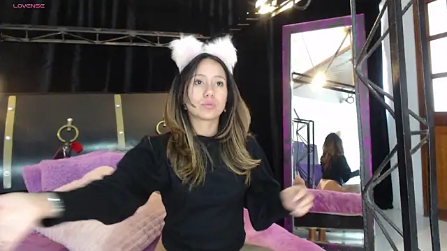 LunaaMorena online show from November 2025 01:36:01 PM