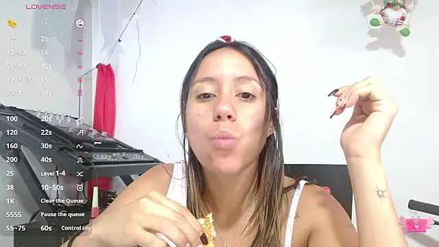 LunaaMorena online show from January 2026 01:13:02 PM