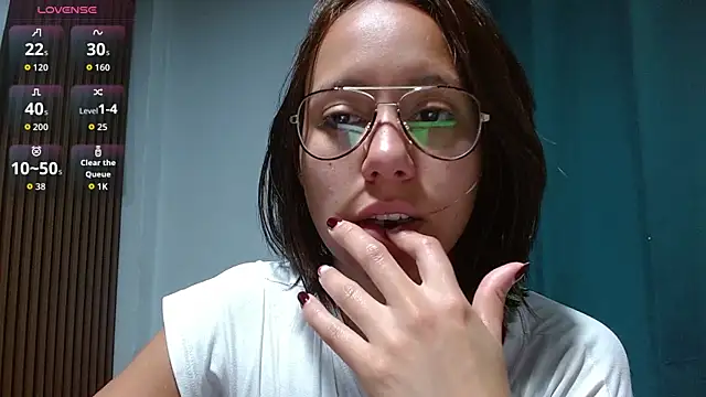 LunaaMorena online show from May 2026 02:23:02 PM