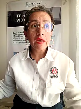 Snapshot of Valentina--1 chatting on May 2026 10:28:01 PM Valentina--1 online show from May 2026 10:28:01 PM