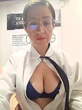 Snapshot of Valentina--1 chatting on May 2026 10:36:01 AM Valentina--1 online show from May 2026 10:36:01 AM