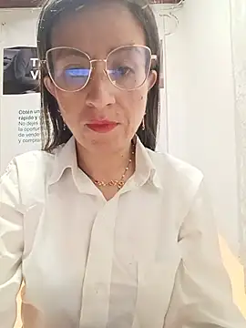 Snapshot of Valentina--1 chatting on May 2026 09:59:02 AM Valentina--1 online show from May 2026 09:59:02 AM