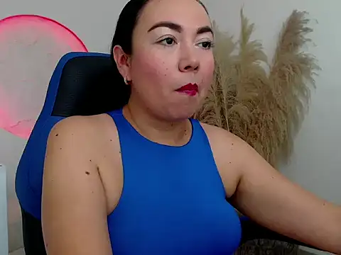 Yadis hot online show from November 2025 07:57:01 PM