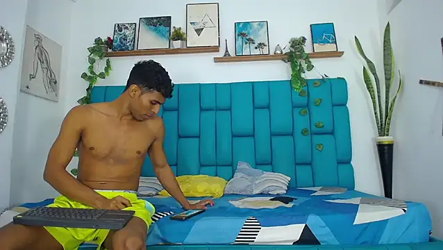 Hot Boys Latinos X online show from November 2025 10:04:01 PM