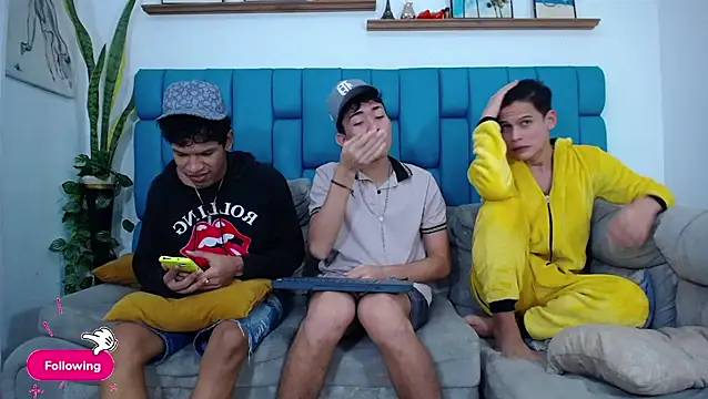 Hot Boys Latinos X online show from March 2026 04:07:01 PM