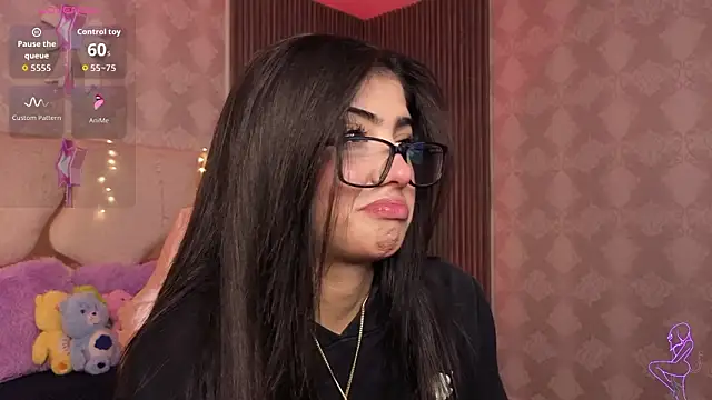 MAIILY TAY online show from February 2026 12:28:01 PM