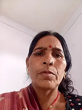 Snapshot of Indiangueen chatting on November 2025 04:06:02 AM Indiangueen online show from November 2025 04:06:02 AM