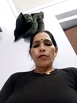 Snapshot of Indiangueen chatting on November 2025 09:03:02 PM Indiangueen online show from November 2025 09:03:02 PM