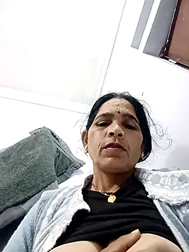 Snapshot of Indiangueen chatting on November 2025 11:16:01 PM Indiangueen online show from November 2025 11:16:01 PM