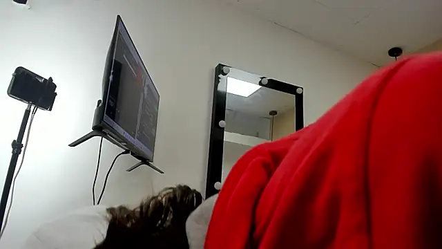 STEINER 01 online show from November 2025 04:01:01 AM