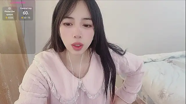 Snapshot of by-Hannah chatting on November 2025 02:11:02 AM by-Hannah online show from November 2025 02:11:02 AM