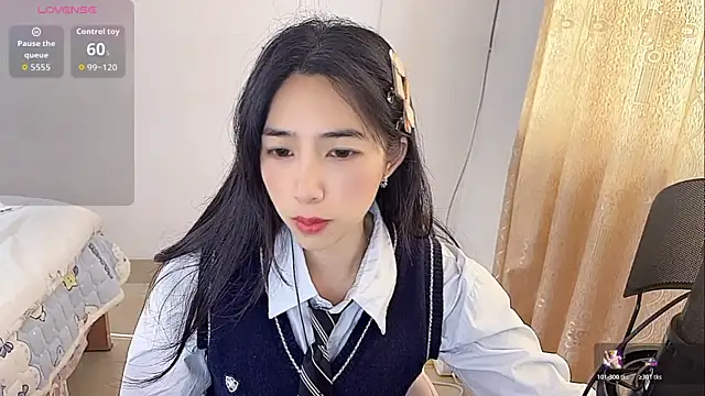 Snapshot of by-Hannah chatting on December 2025 02:28:02 AM by-Hannah online show from December 2025 02:28:02 AM