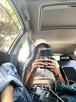 Snapshot of phenixpink22 chatting on November 2025 05:58:02 PM phenixpink22 online show from November 2025 05:58:02 PM