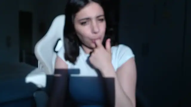 bellefleurrr online show from April 2026 05:29:01 PM