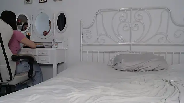 bellefleurrr online show from May 2026 06:14:02 PM