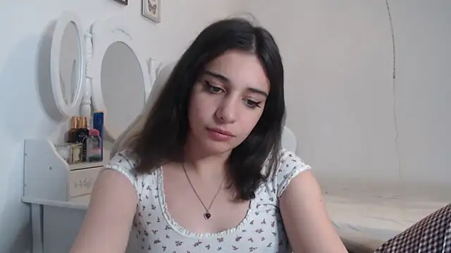 bellefleurrr online show from May 2026 07:01:01 PM