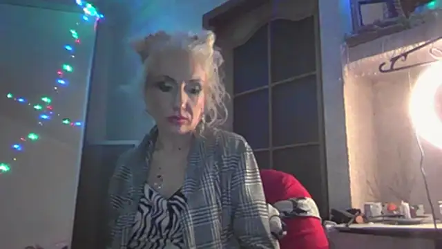 LilaniLoverx online show from April 2026 02:47:01 PM