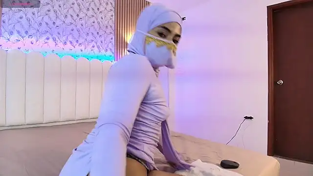 Snapshot of SaharaGoddess chatting on November 2025 07:24:01 PM SaharaGoddess online show from November 2025 07:24:01 PM