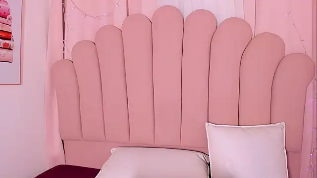 Snapshot of AlyssaVelascuria chatting on October 2025 04:07:02 AM AlyssaVelascuria online show from October 2025 04:07:02 AM