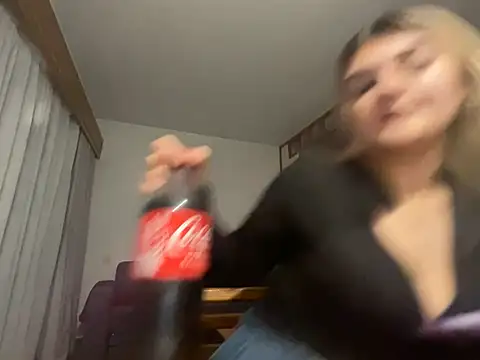 Snapshot of rosie-hipstergal chatting on February 2026 07:20:01 PM rosie-hipstergal online show from February 2026 07:20:01 PM