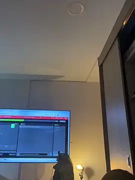 GiaStonne online show from November 2025 02:58:01 AM