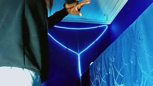 Kloe cardashan online show from October 2025 07:32:01 AM