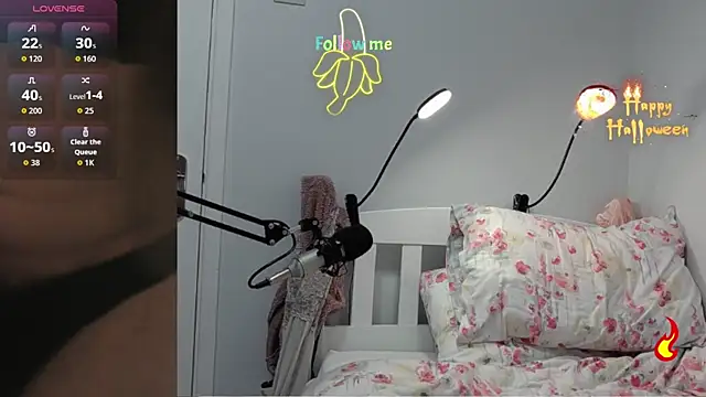 AdonisBlossoms online show from October 2025 11:29:02 PM