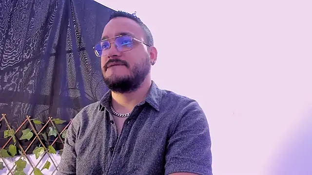 MarkWolfe1 online show from October 2025 07:18:01 PM