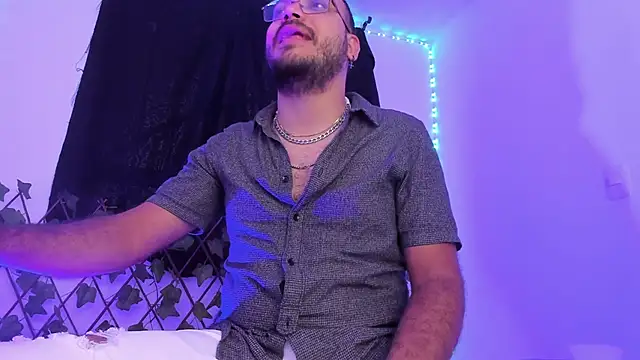 MarkWolfe1 online show from October 2025 09:38:01 PM