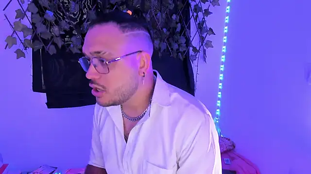 MarkWolfe1 online show from November 2025 08:09:02 PM