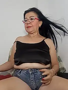 laliItaclark online show from May 2026 10:22:01 AM