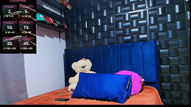 Snapshot of Kesha_rosse_ chatting on November 2025 12:45:02 AM Kesha rosse online show from November 2025 12:45:02 AM