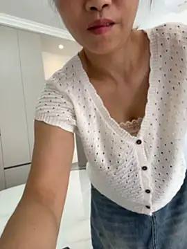 Snapshot of Zuzu-6 chatting on July 2026 03:53:01 AM Zuzu-6 online show from July 2026 03:53:01 AM