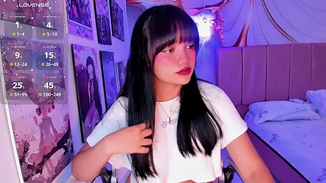 Snapshot of BellaGreen1 chatting on October 2025 08:24:02 PM BellaGreen1 online show from October 2025 08:24:02 PM