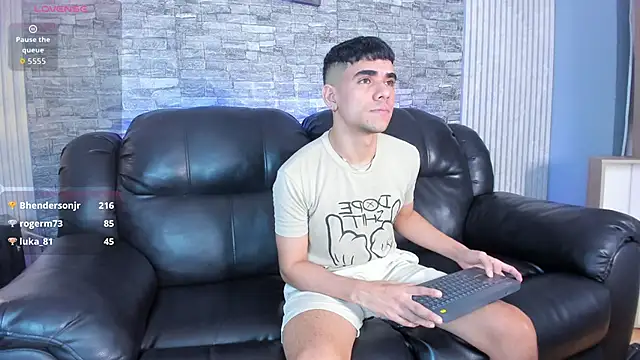 zack joness18 online show from November 2025 05:33:01 AM