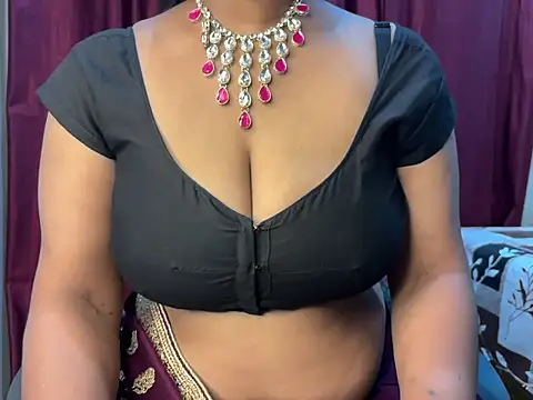 Snapshot of Ritika_janu chatting on April 2026 06:17:02 PM Ritika janu online show from April 2026 06:17:02 PM