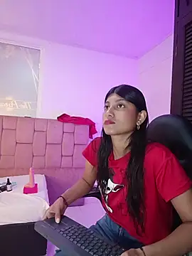 YeseniaRodriguez3 online show from April 2026 01:30:01 PM