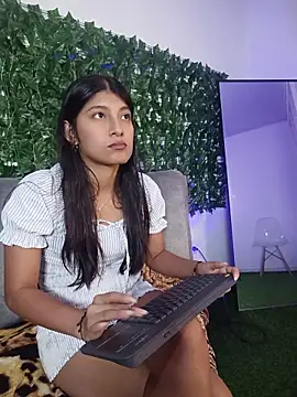 YeseniaRodriguez3 online show from June 2026 12:47:02 PM
