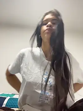 Tatishernandez online show from November 2025 02:39:01 PM