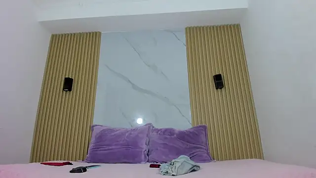  EMMYROSE online show from November 2025 11:27:02 PM