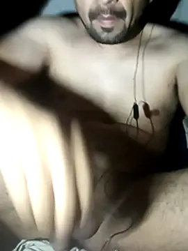 Snapshot of Leocuma82 chatting on January 2026 03:43:01 AM Leocuma82 online show from January 2026 03:43:01 AM