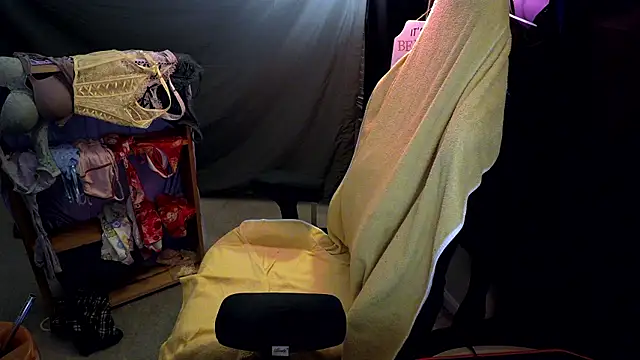 Snapshot of sugasunny04 chatting on January 2026 05:45:01 AM sugasunny04 online show from January 2026 05:45:01 AM