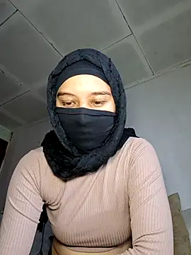 Snapshot of AmirahZahra_ chatting on October 2025 02:20:01 PM AmirahZahra online show from October 2025 02:20:01 PM